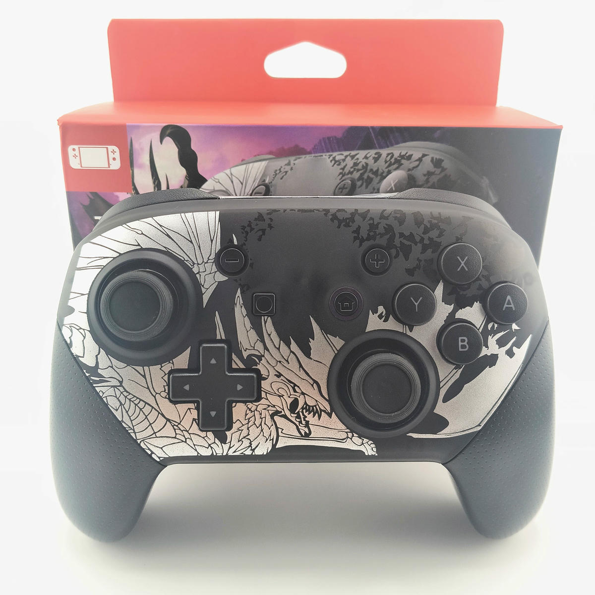 Gamepad wireless Soamide Silver Dragon con packaging retail controller Pro compatibile per sistemi di gioco portatili e PC, design premium con finiture argento.